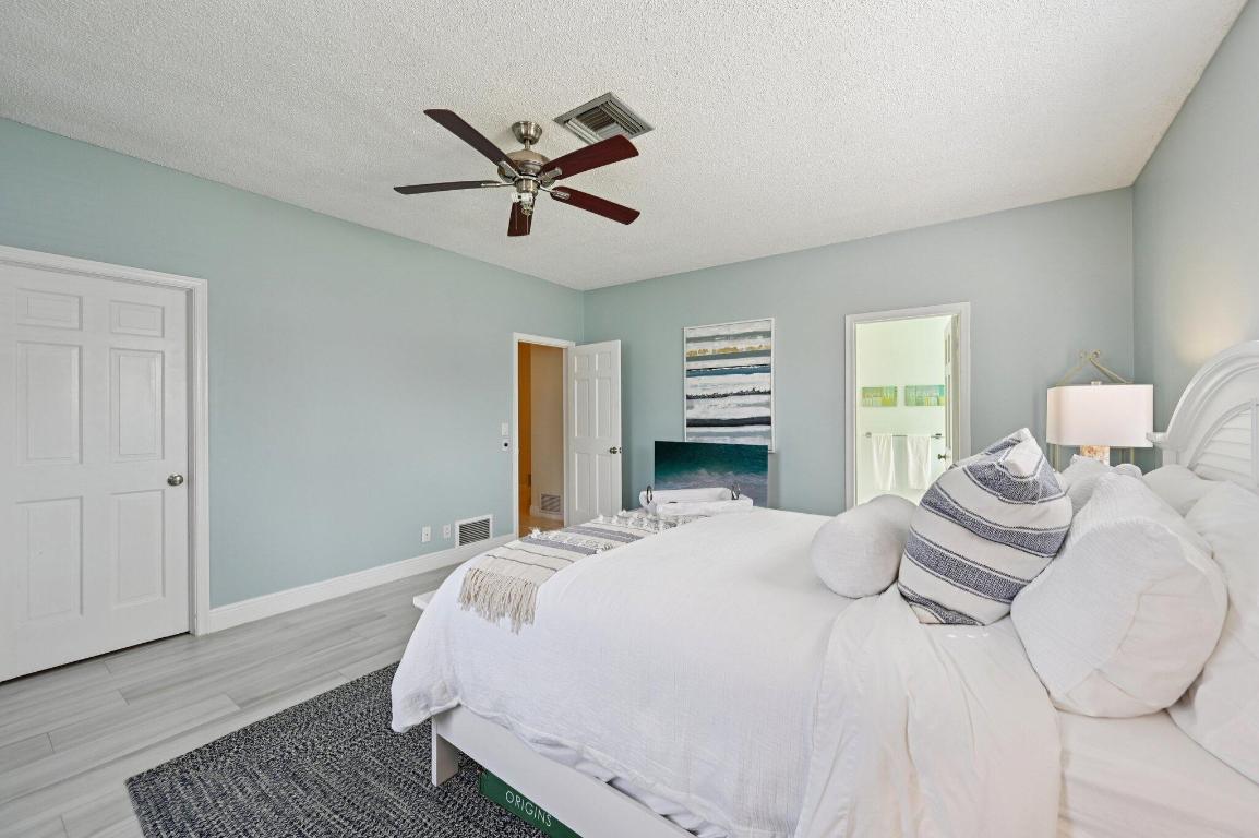 257 N Country Club Drive