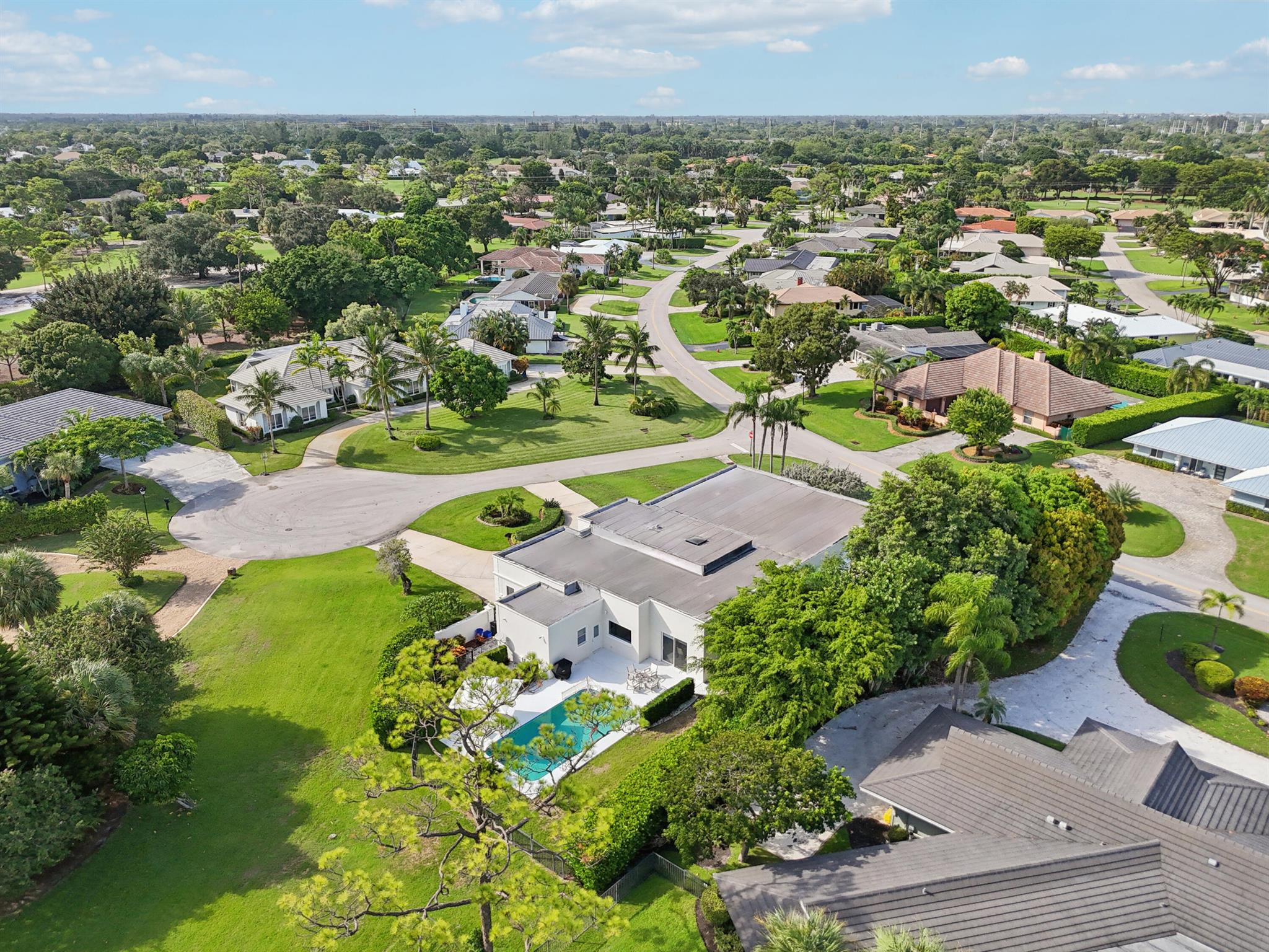 257 N Country Club Drive