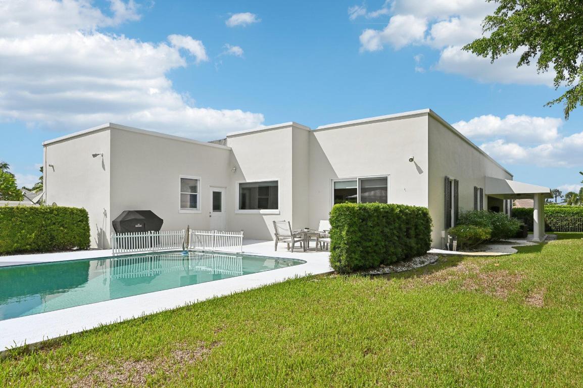 257 N Country Club Drive