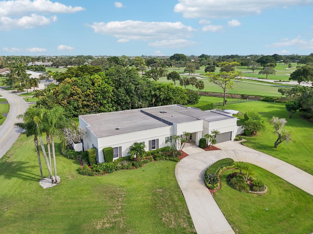 257 N Country Club Drive