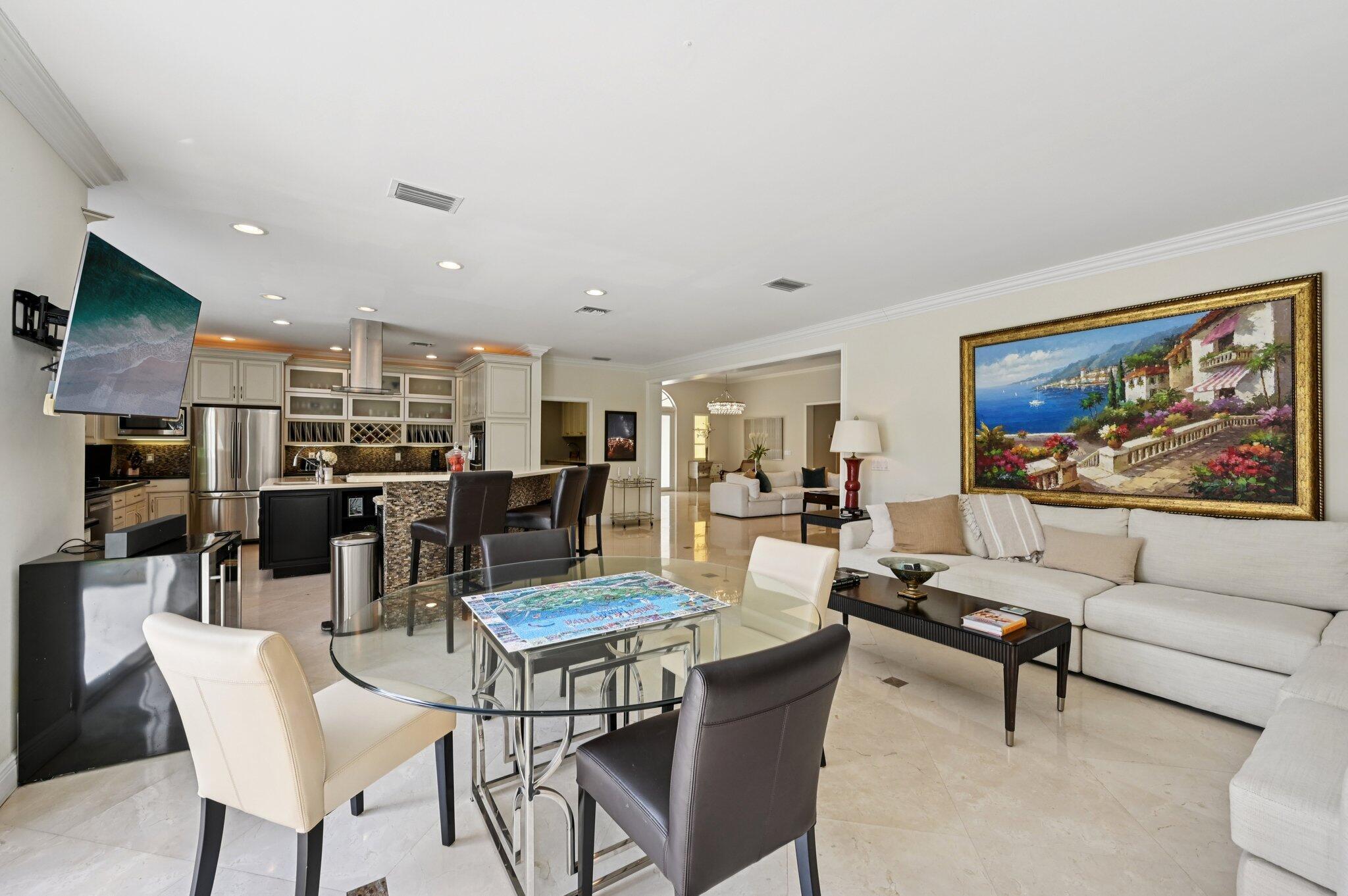 257 N Country Club Drive