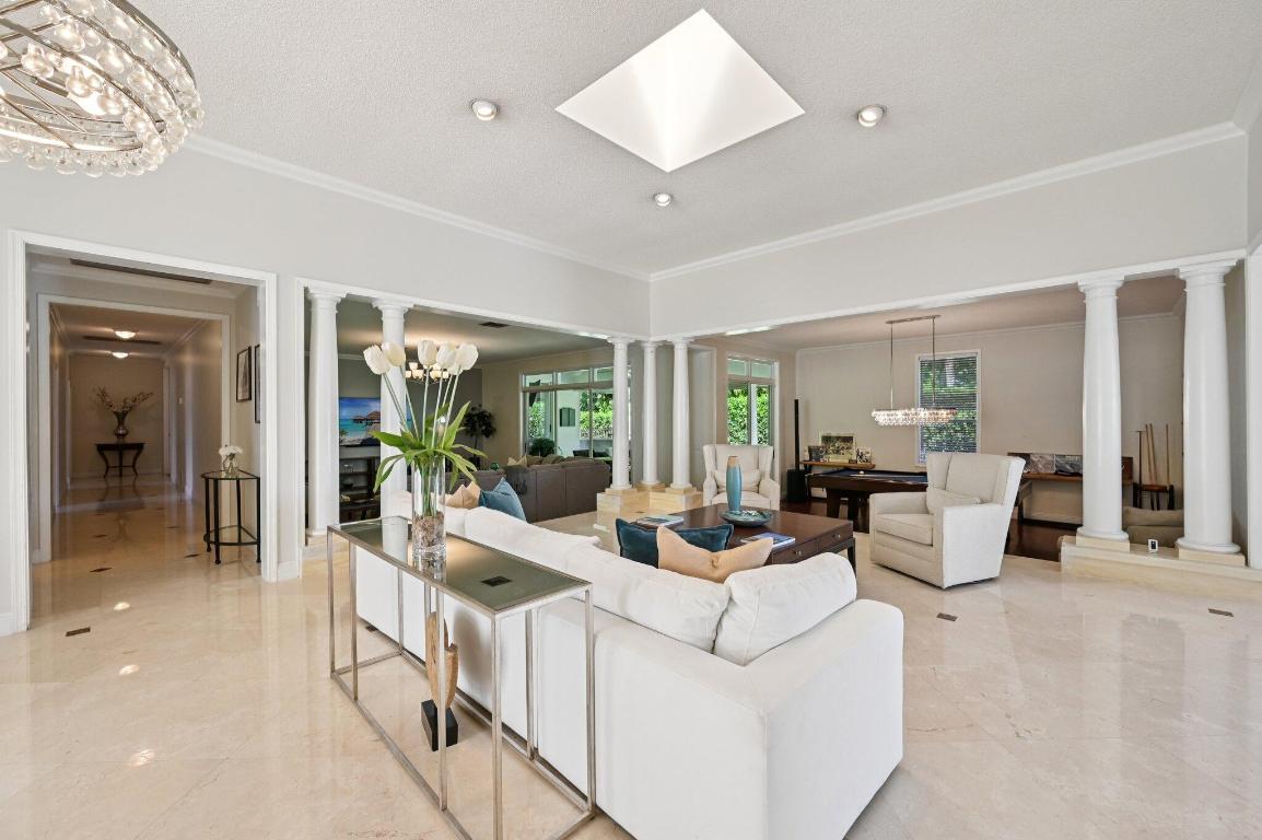 257 N Country Club Drive