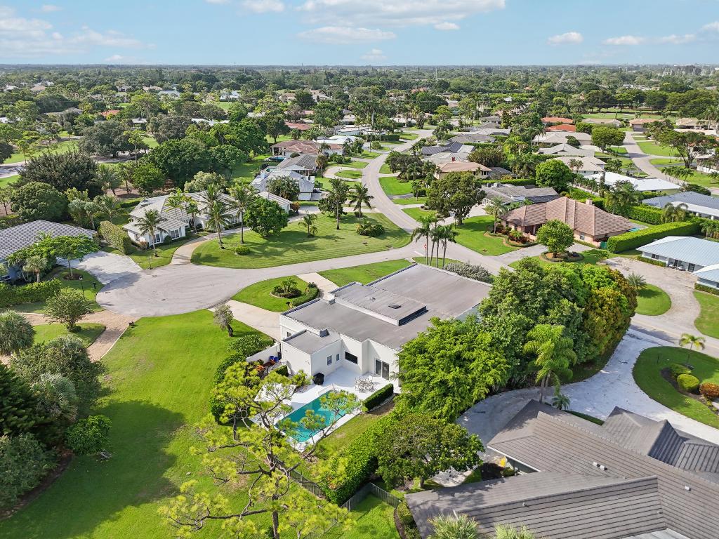 257 N Country Club Drive