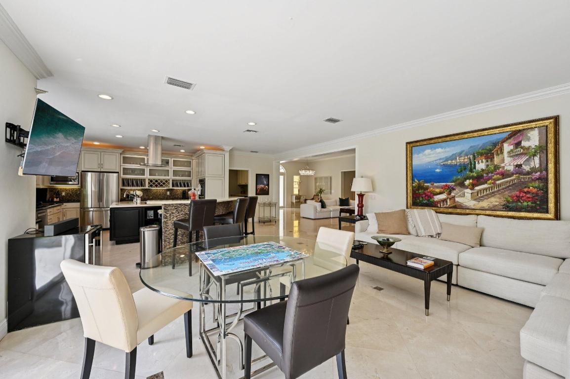 257 N Country Club Drive