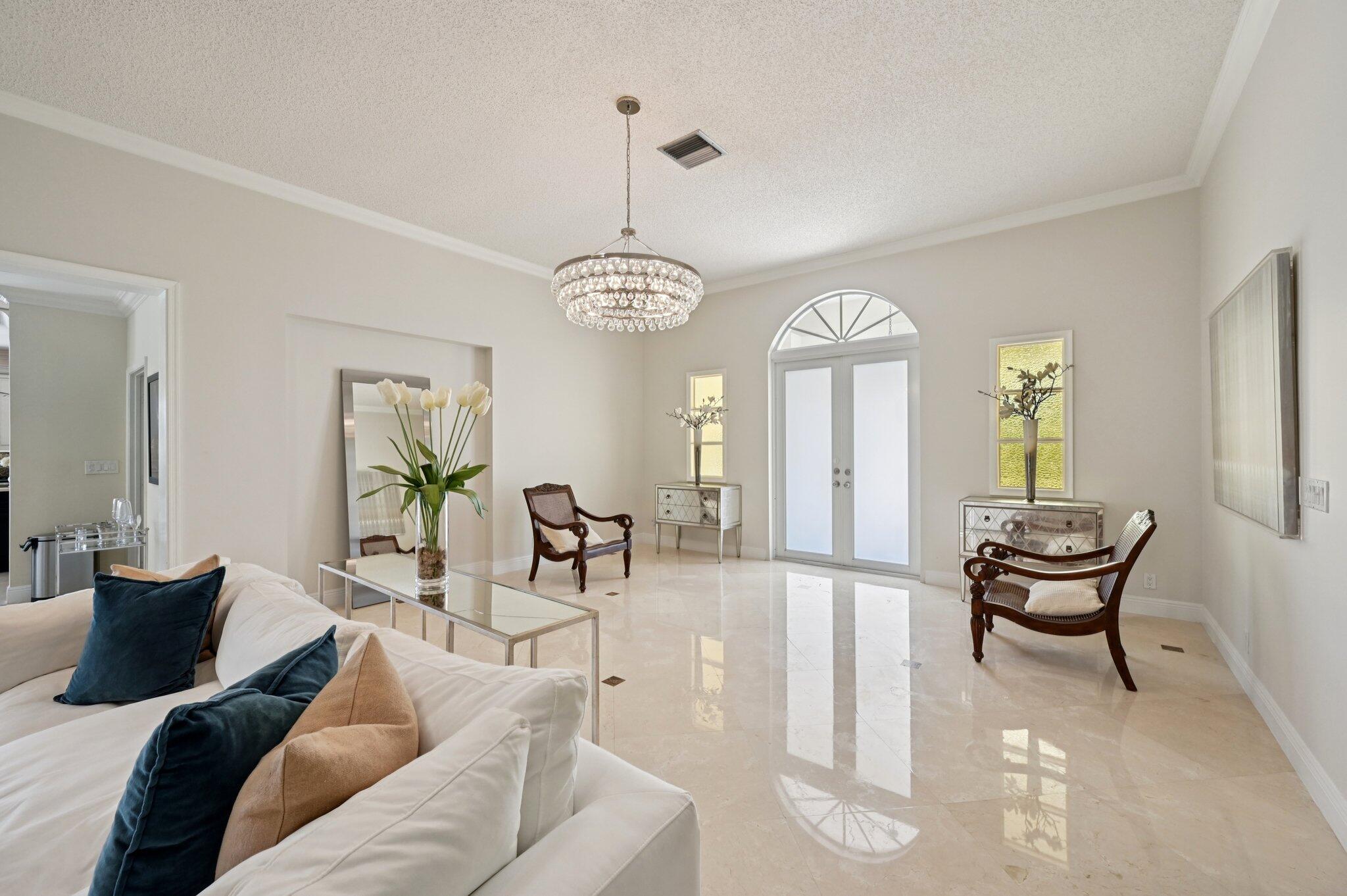 257 N Country Club Drive