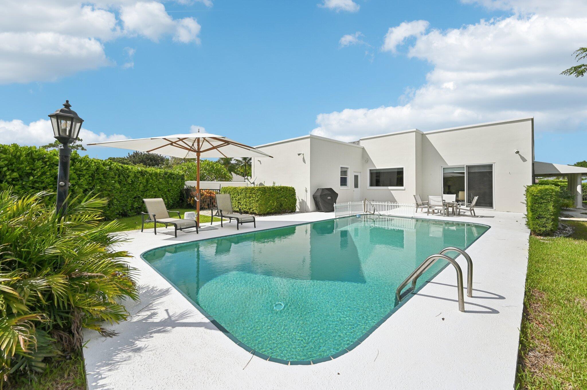 257 N Country Club Drive