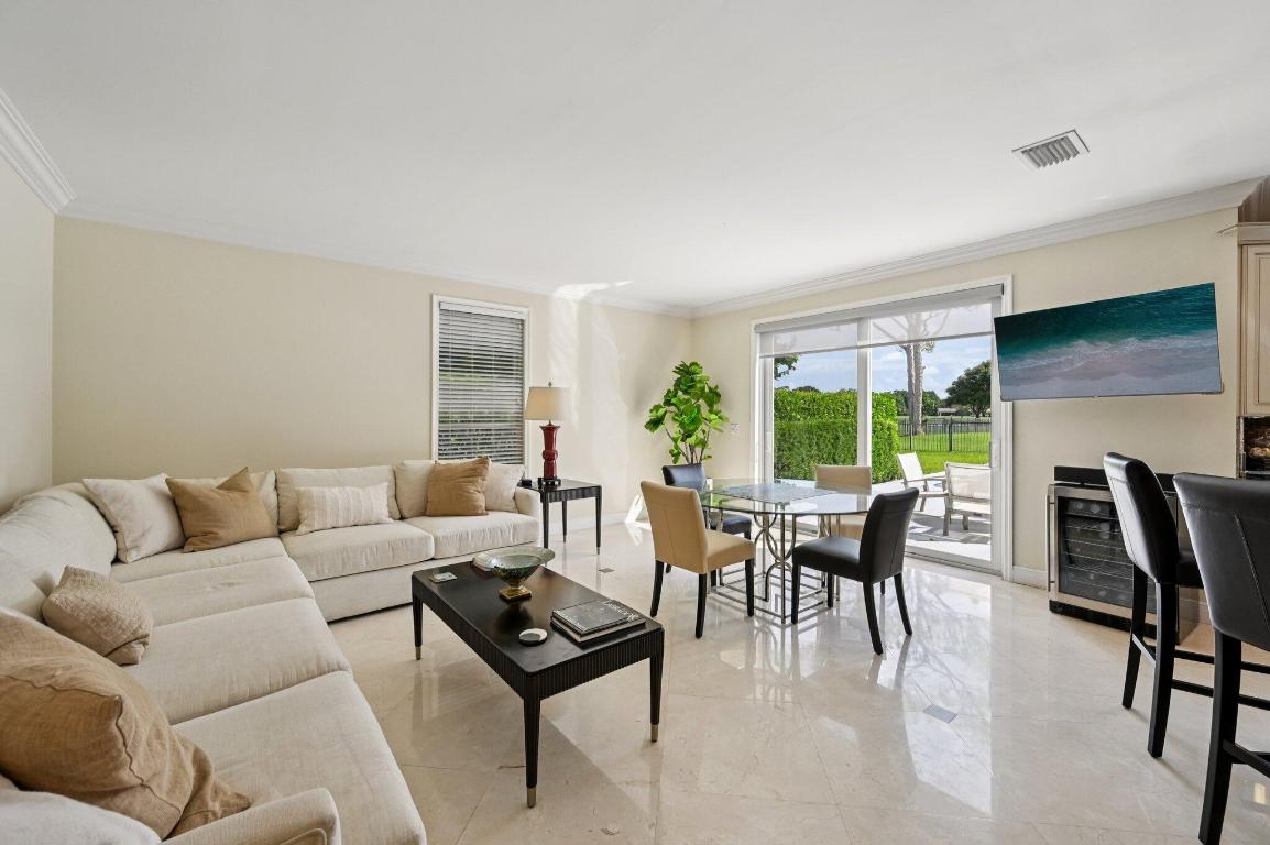 257 N Country Club Drive