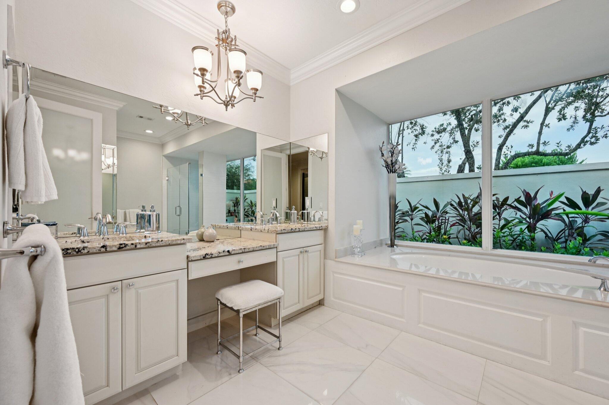 257 N Country Club Drive