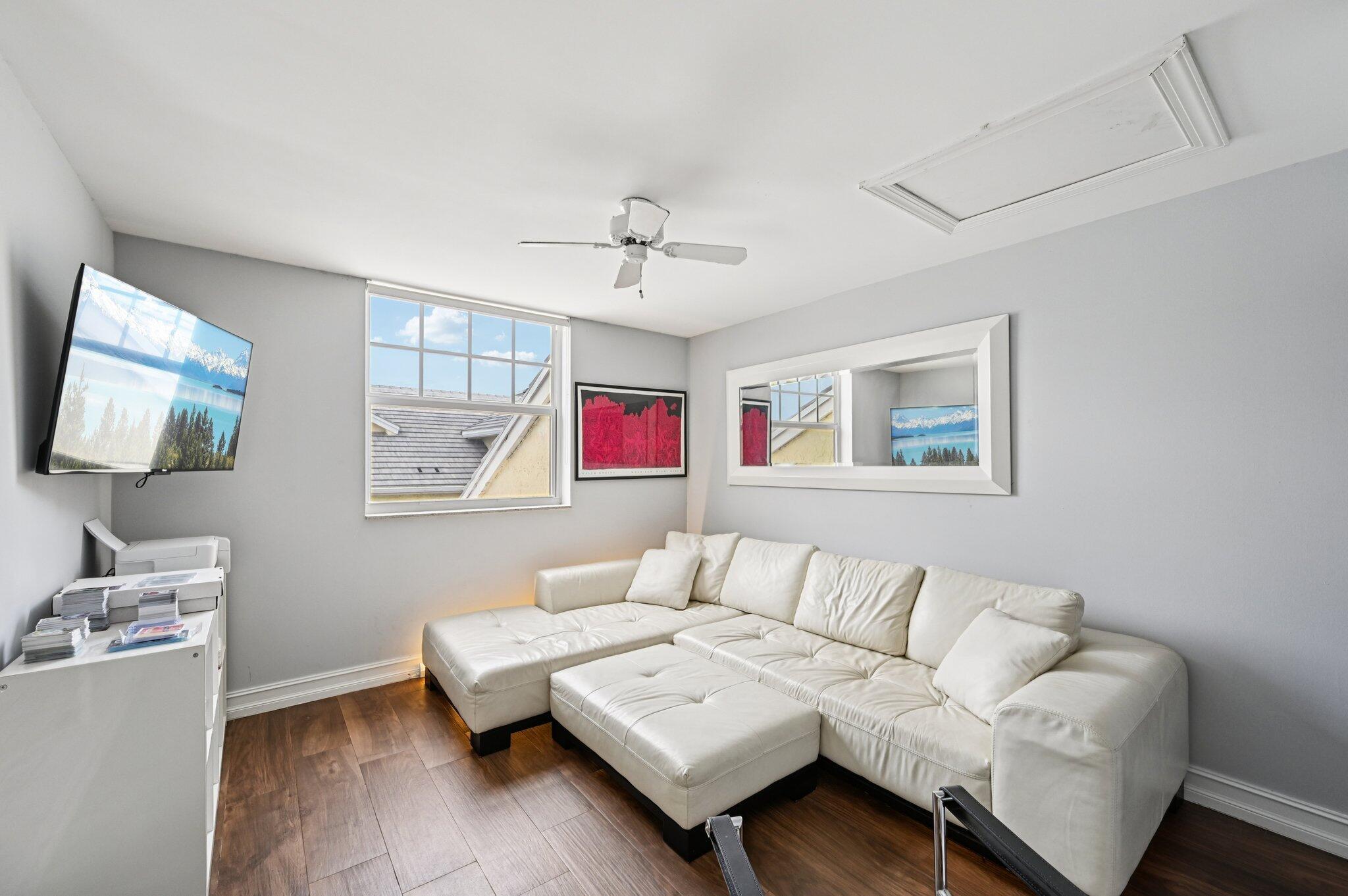 1909 Mainsail Circle