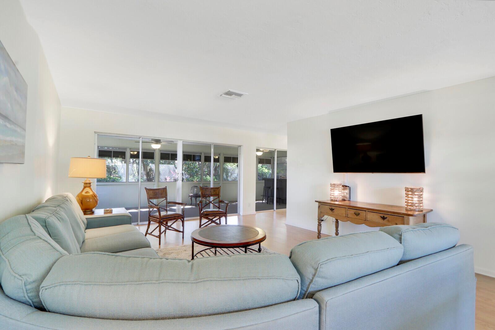 8574 SE Seagrape Way