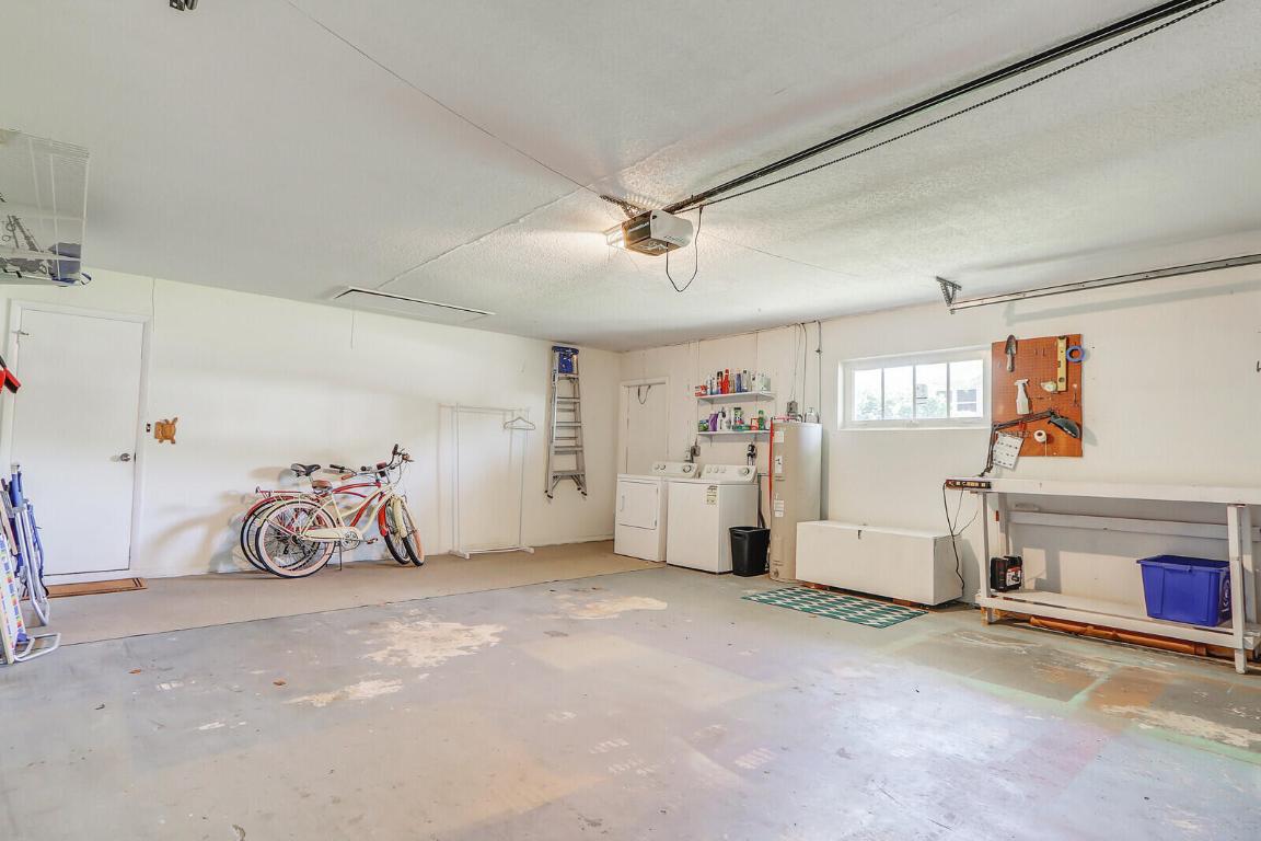 8574 SE Seagrape Way