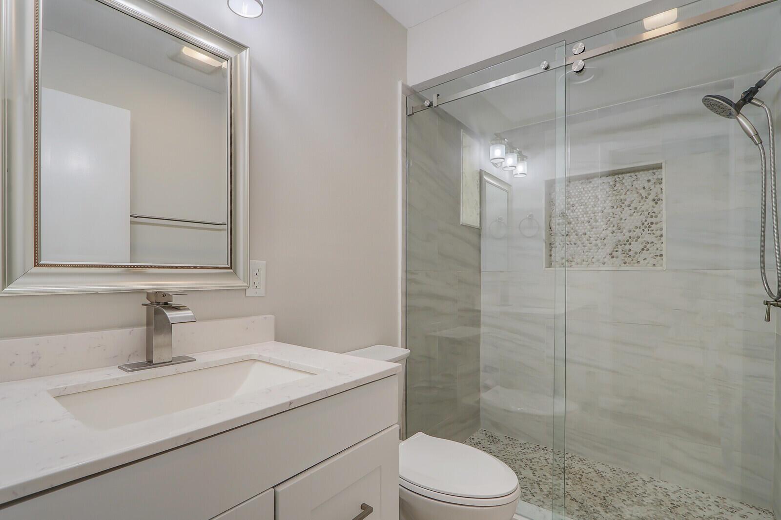 8574 SE Seagrape Way