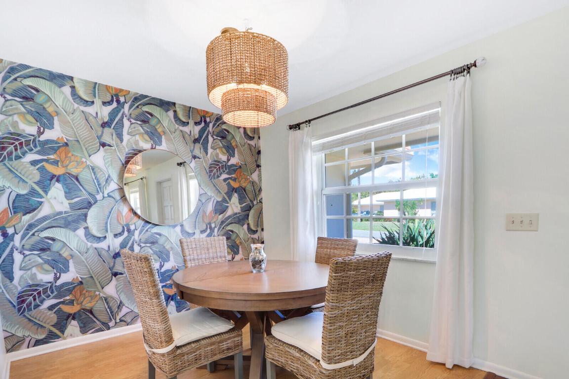 8574 SE Seagrape Way