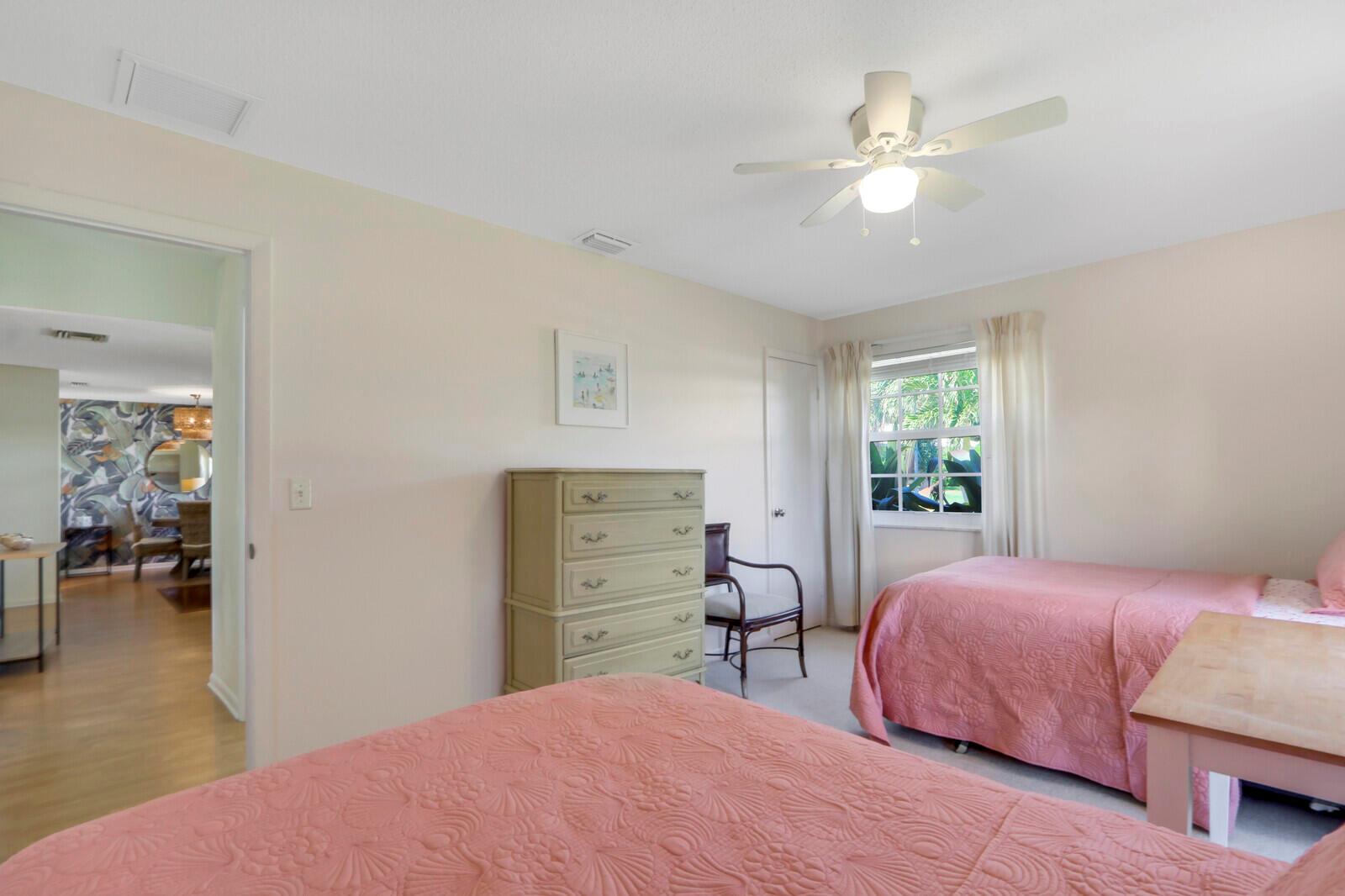 8574 SE Seagrape Way