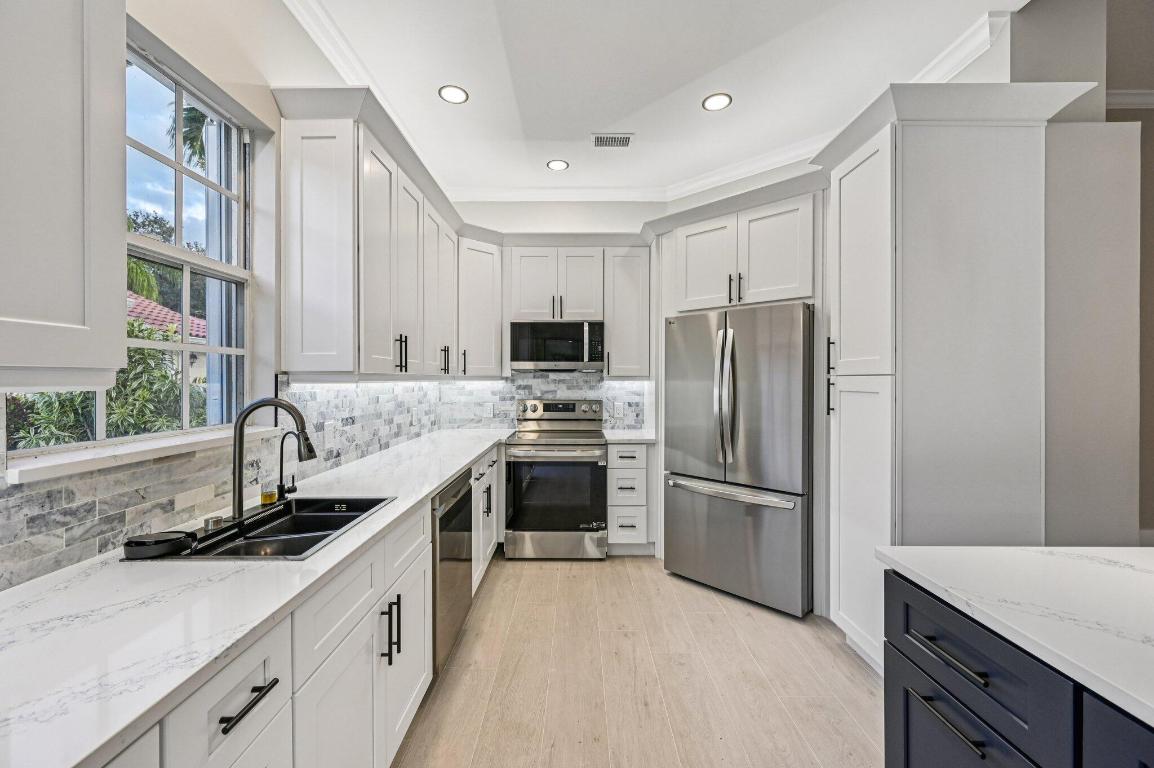 8774 SE Retreat Drive