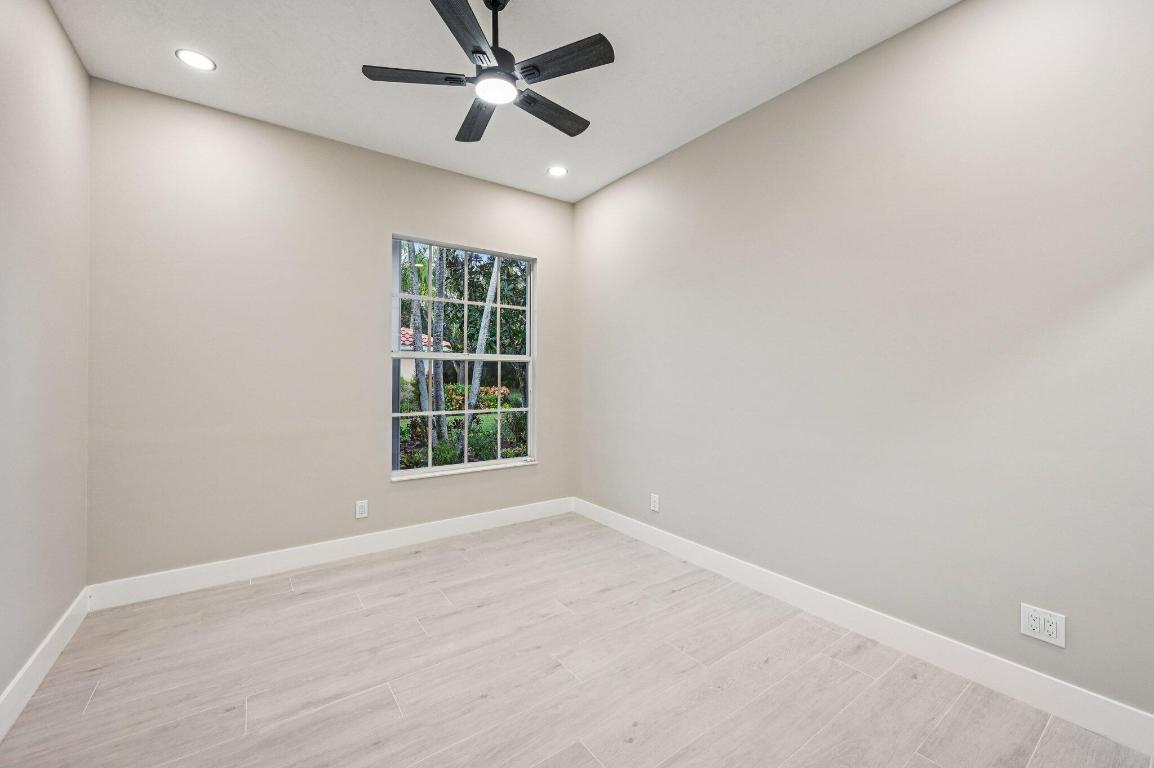 8774 SE Retreat Drive