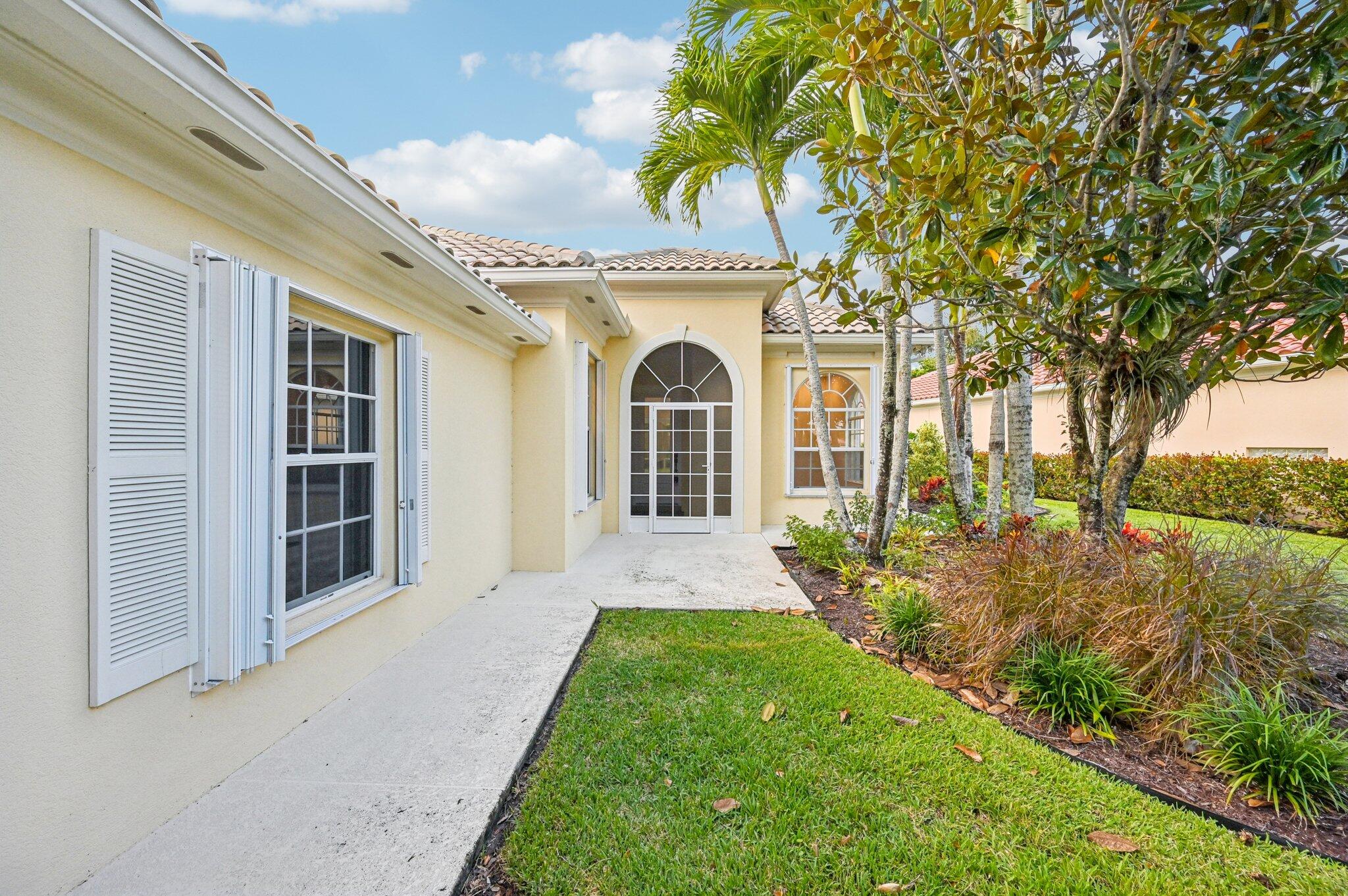 8774 SE Retreat Drive