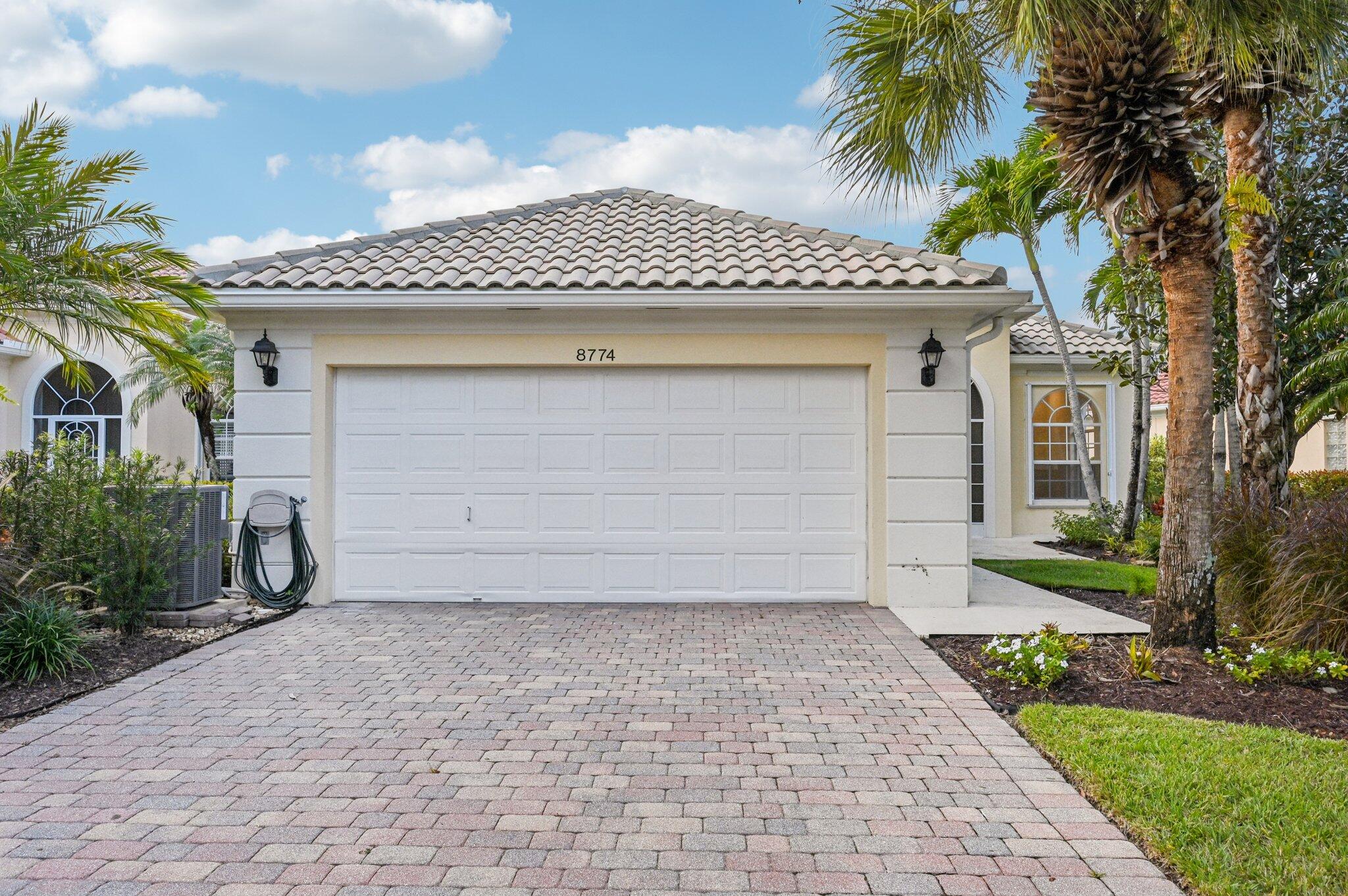 8774 SE Retreat Drive