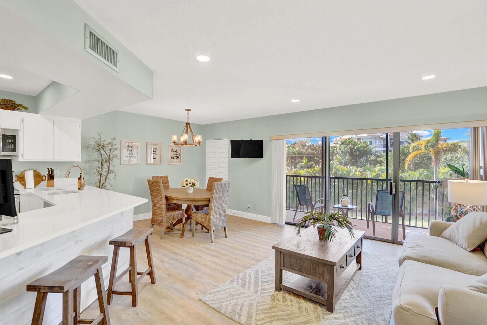 1605 S Us Highway 1 202v5