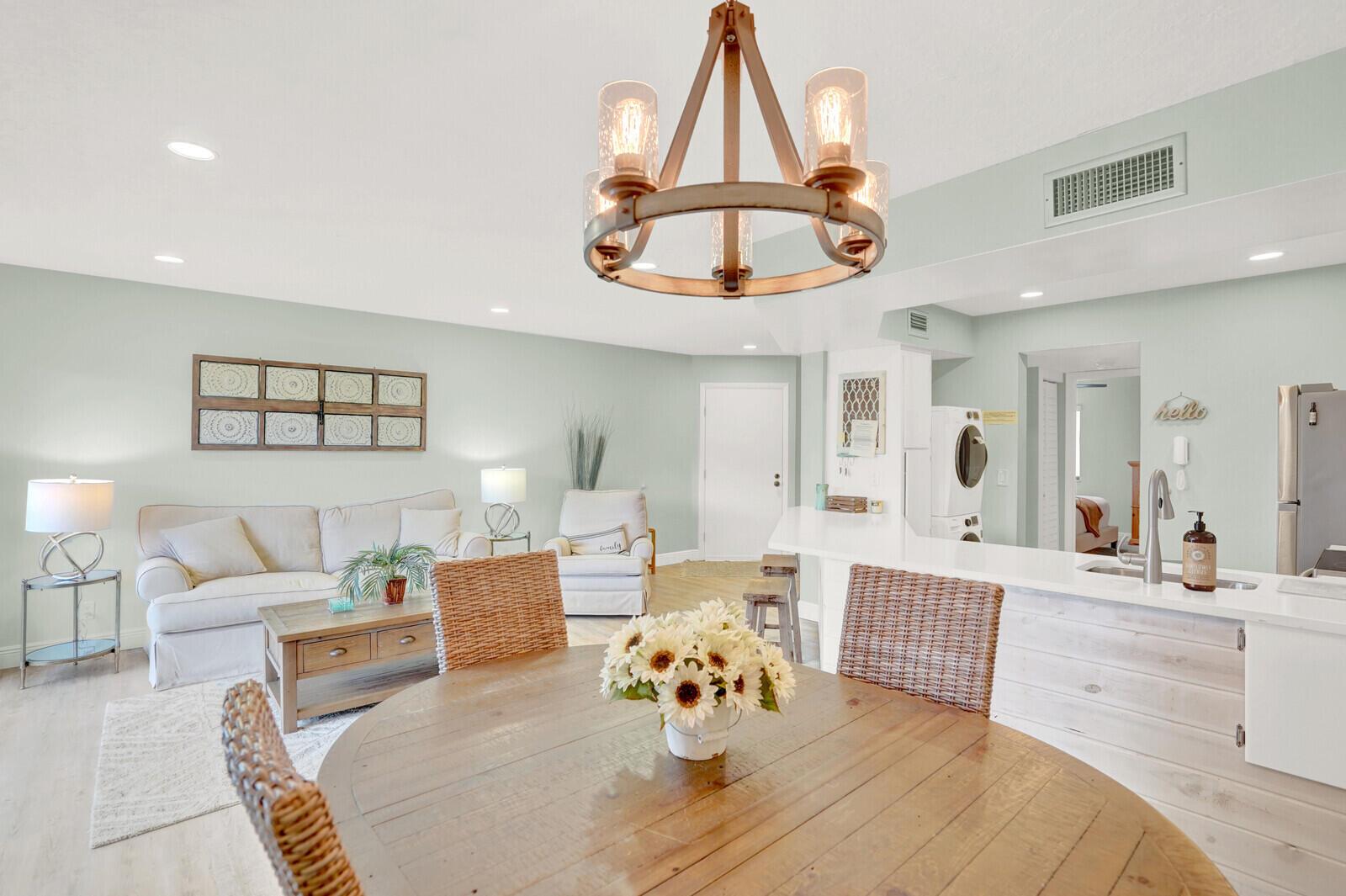 1605 S Us Highway 1 202v5