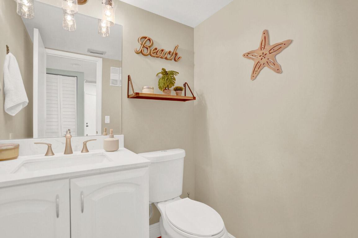 1605 S Us Highway 1 202v5