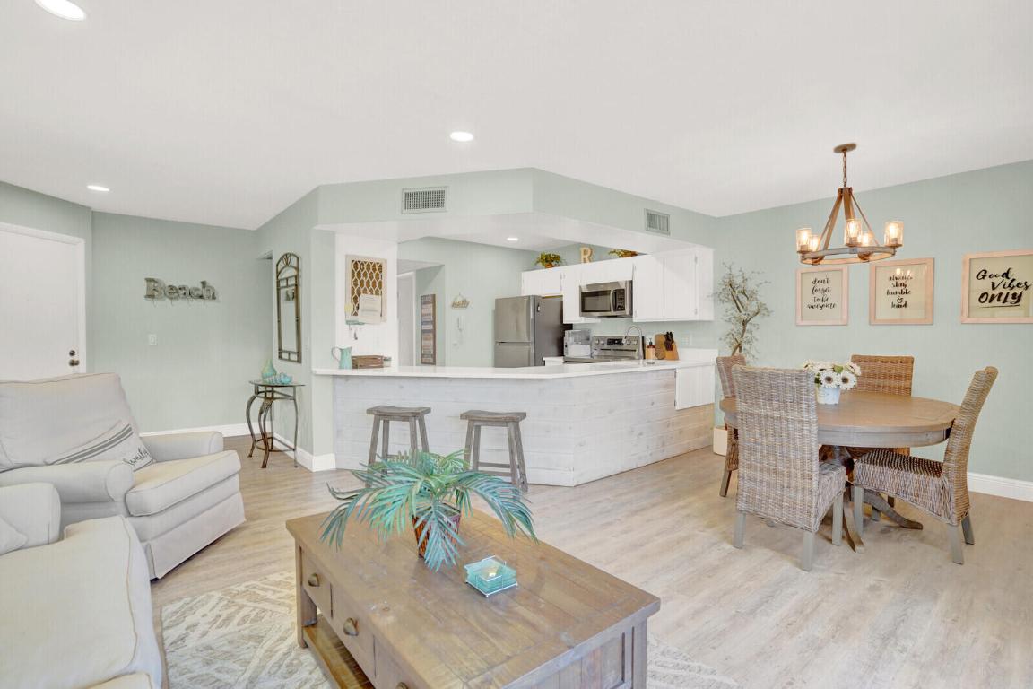 1605 S Us Highway 1 202v5