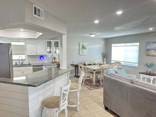 237 Seabreeze Circle