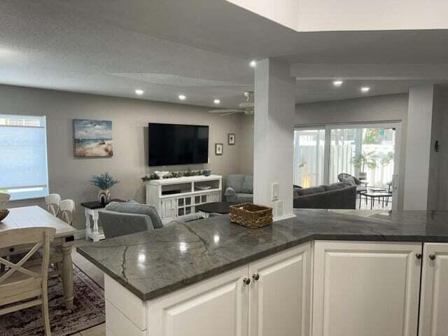 237 Seabreeze Circle