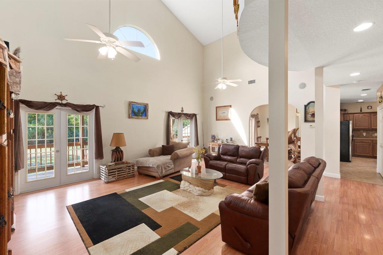 405 SE Salerno Road