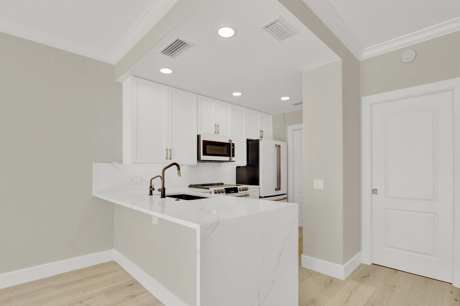 28 Live Oak Circle
