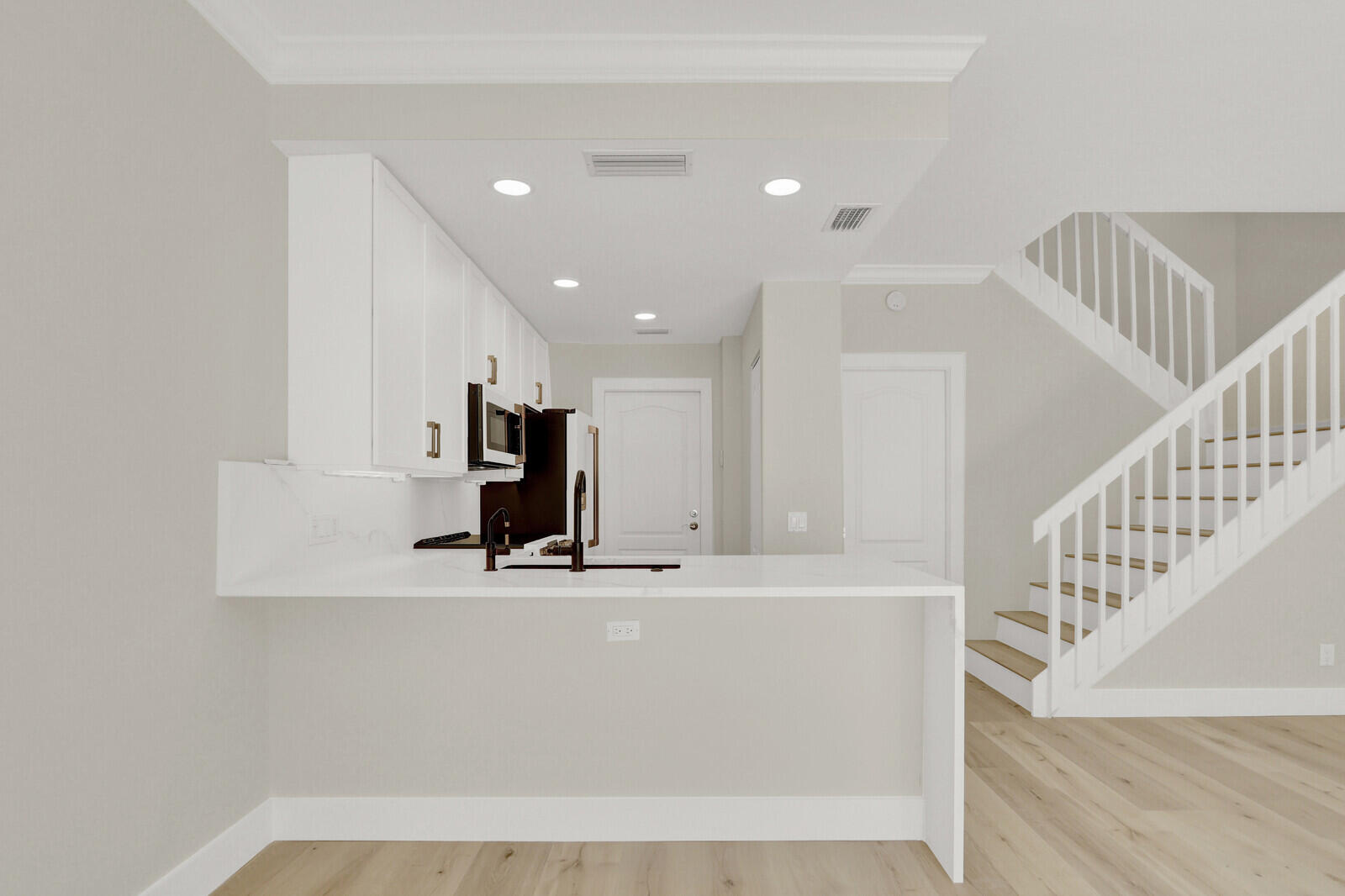 28 Live Oak Circle