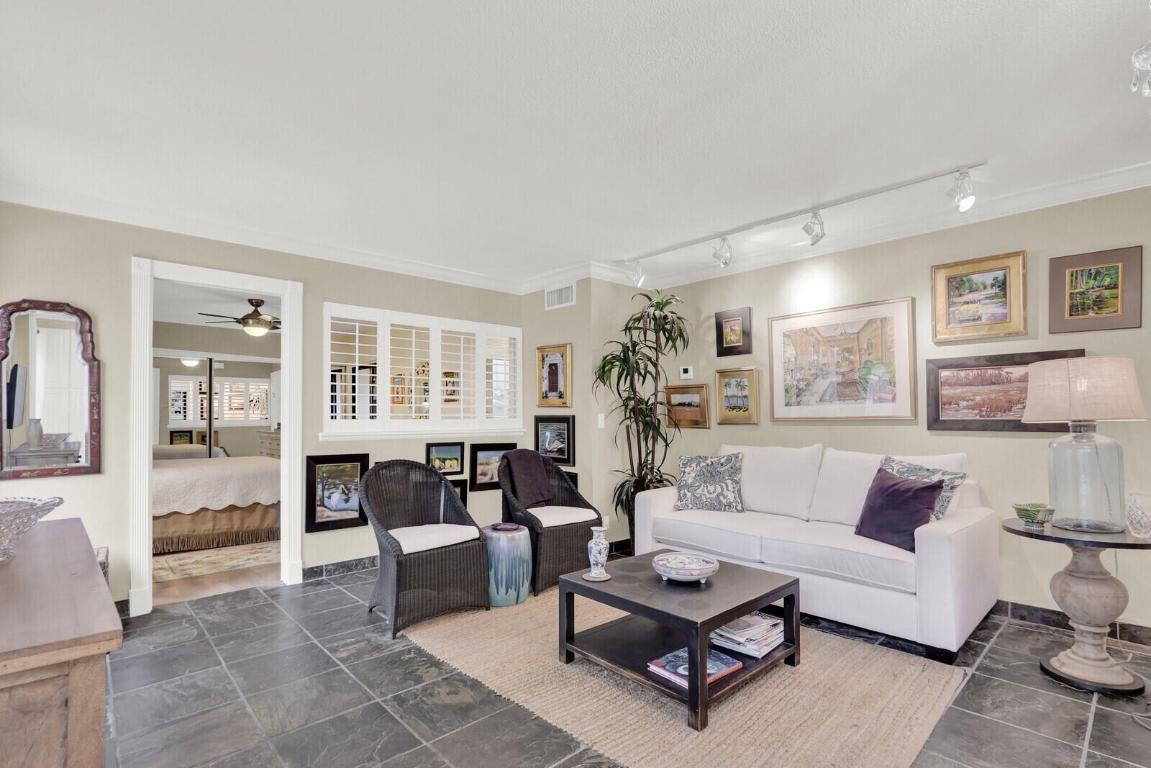 1605 S Us Highway 1 11c