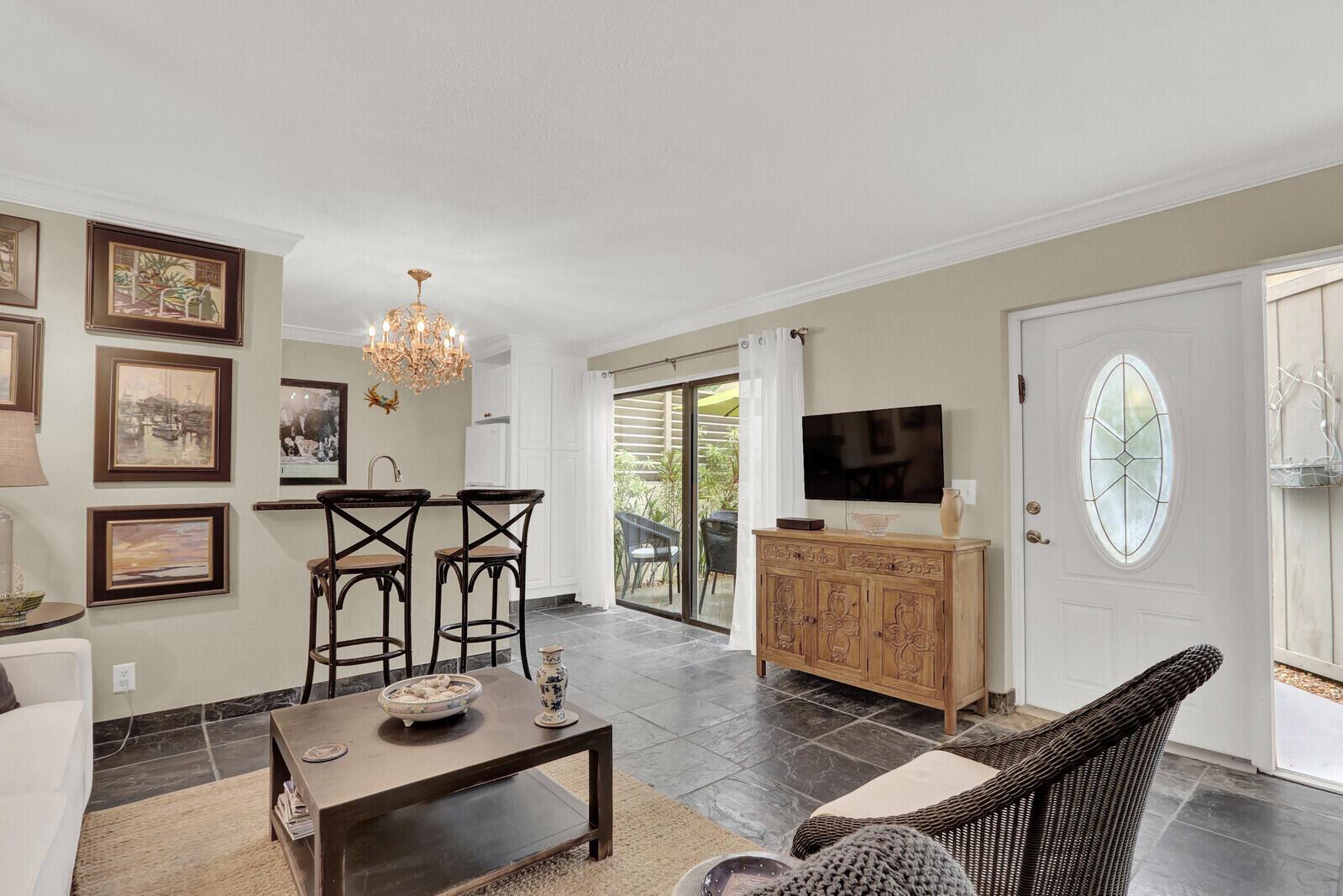 1605 S Us Highway 1 11c