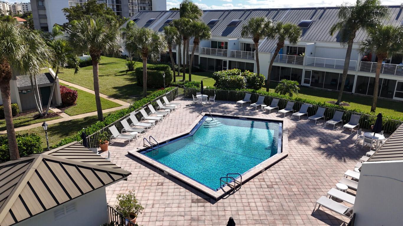 1605 S Us Highway 1 11c