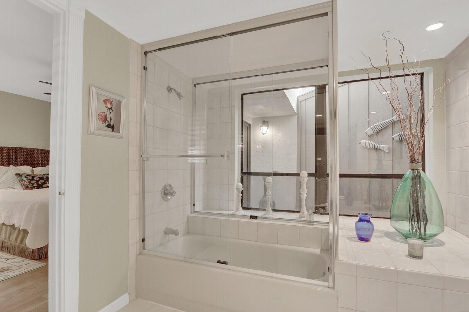 1605 S Us Highway 1 11c