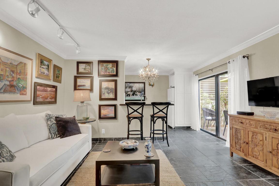 1605 S Us Highway 1 11c