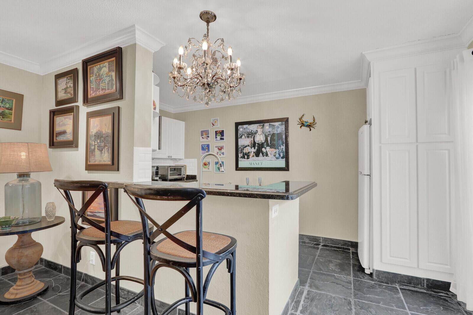 1605 S Us Highway 1 11c