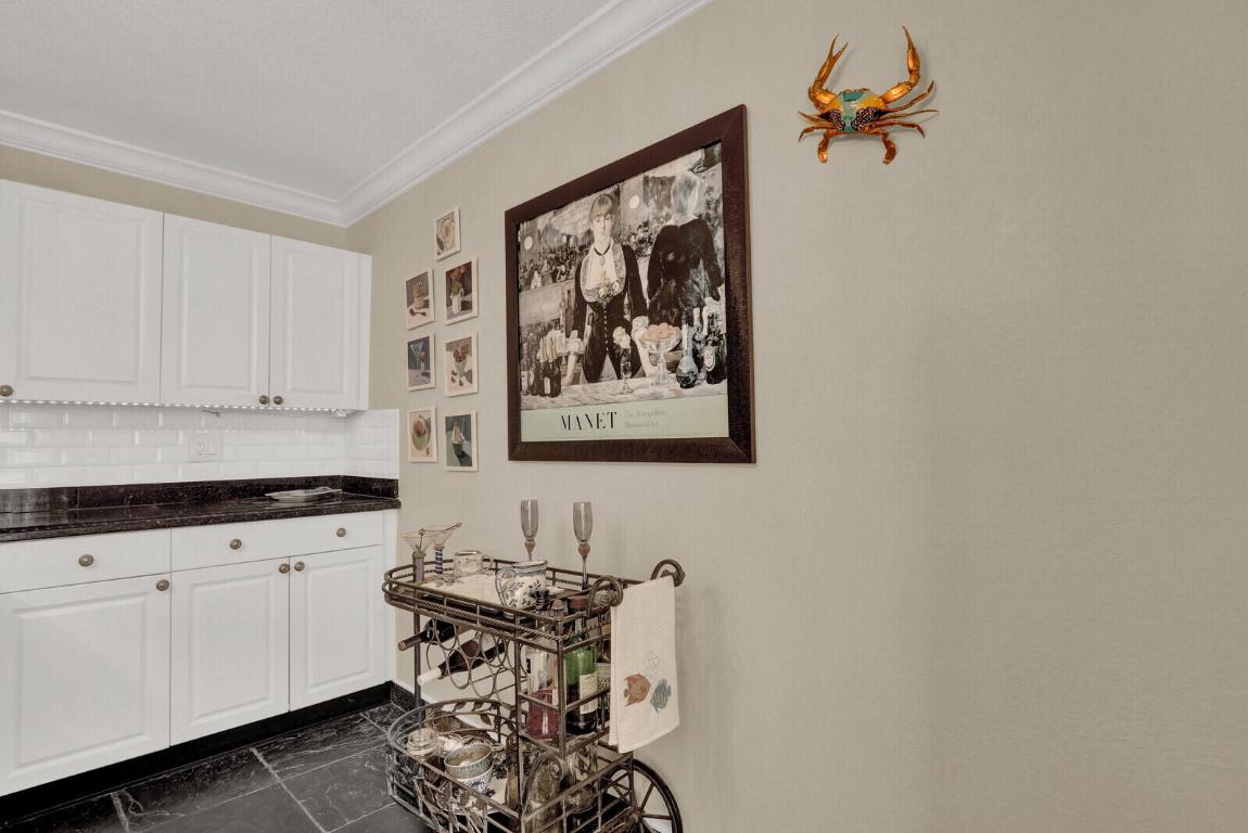 1605 S Us Highway 1 11c