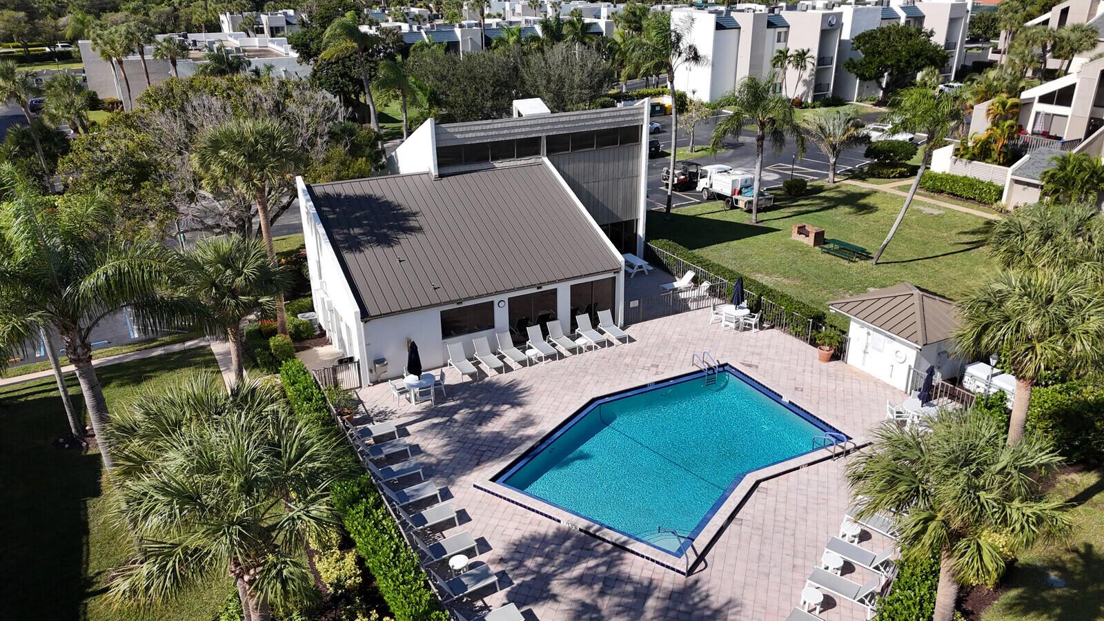 1605 S Us Highway 1 11c