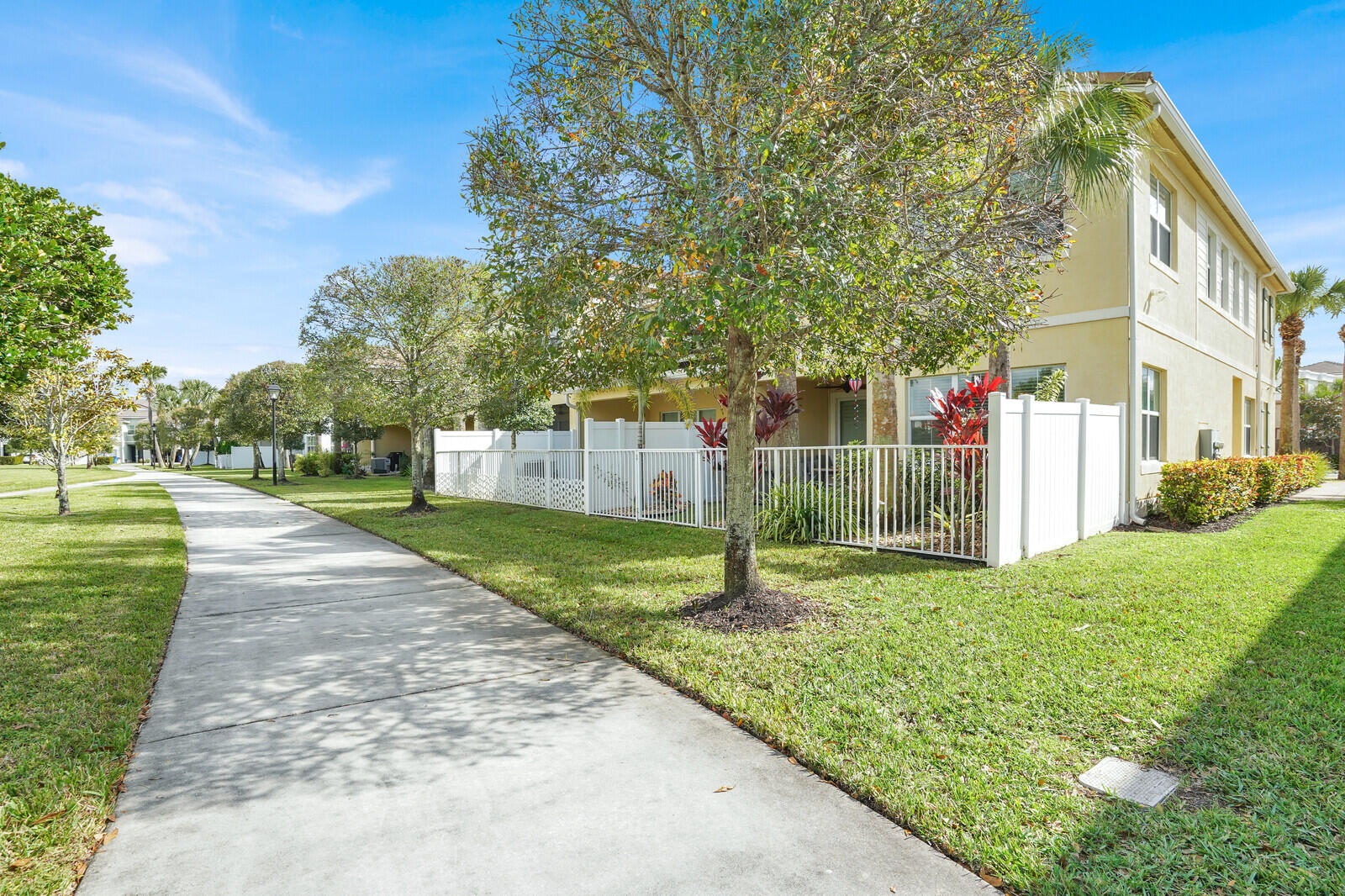 12029 Park Central, Royal Palm Beach