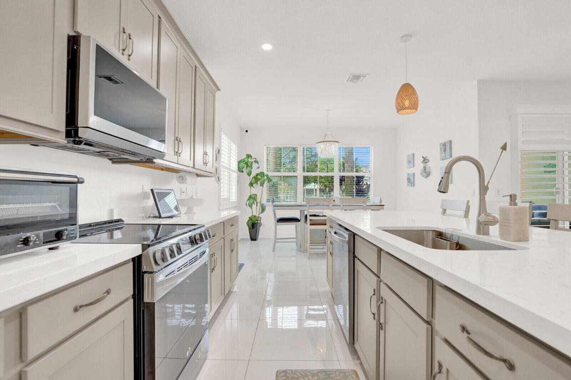 12029 Park Central, Royal Palm Beach