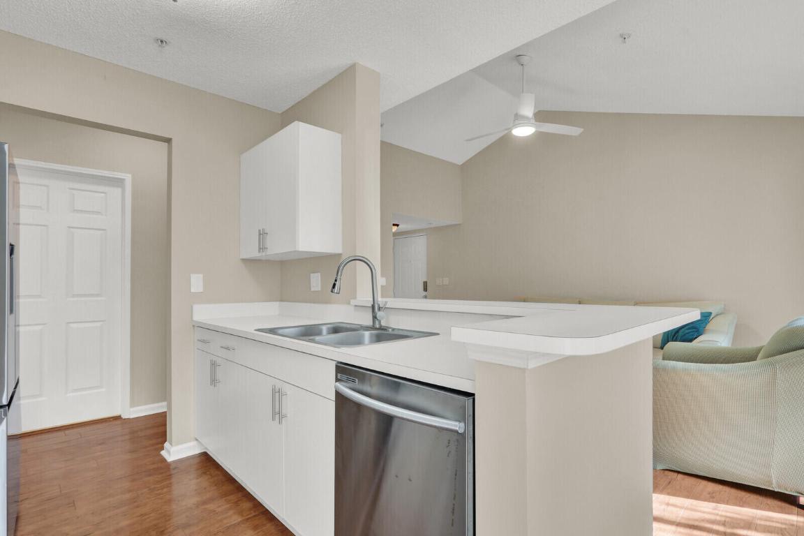 266 Village Boulevard 6303