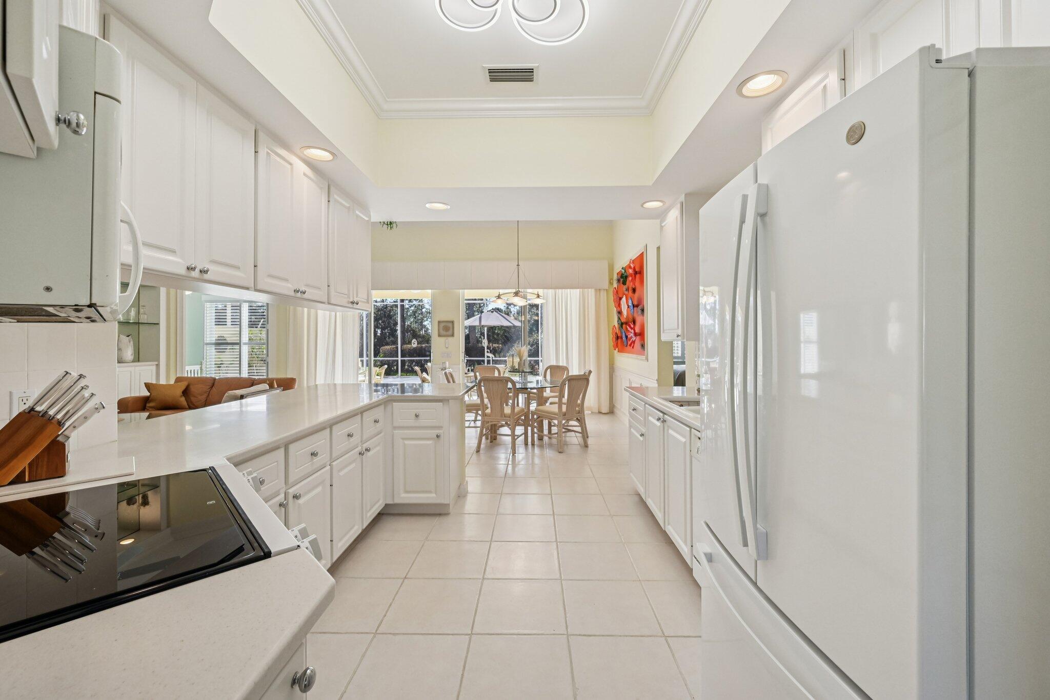 8693 SE Nicolete Lane