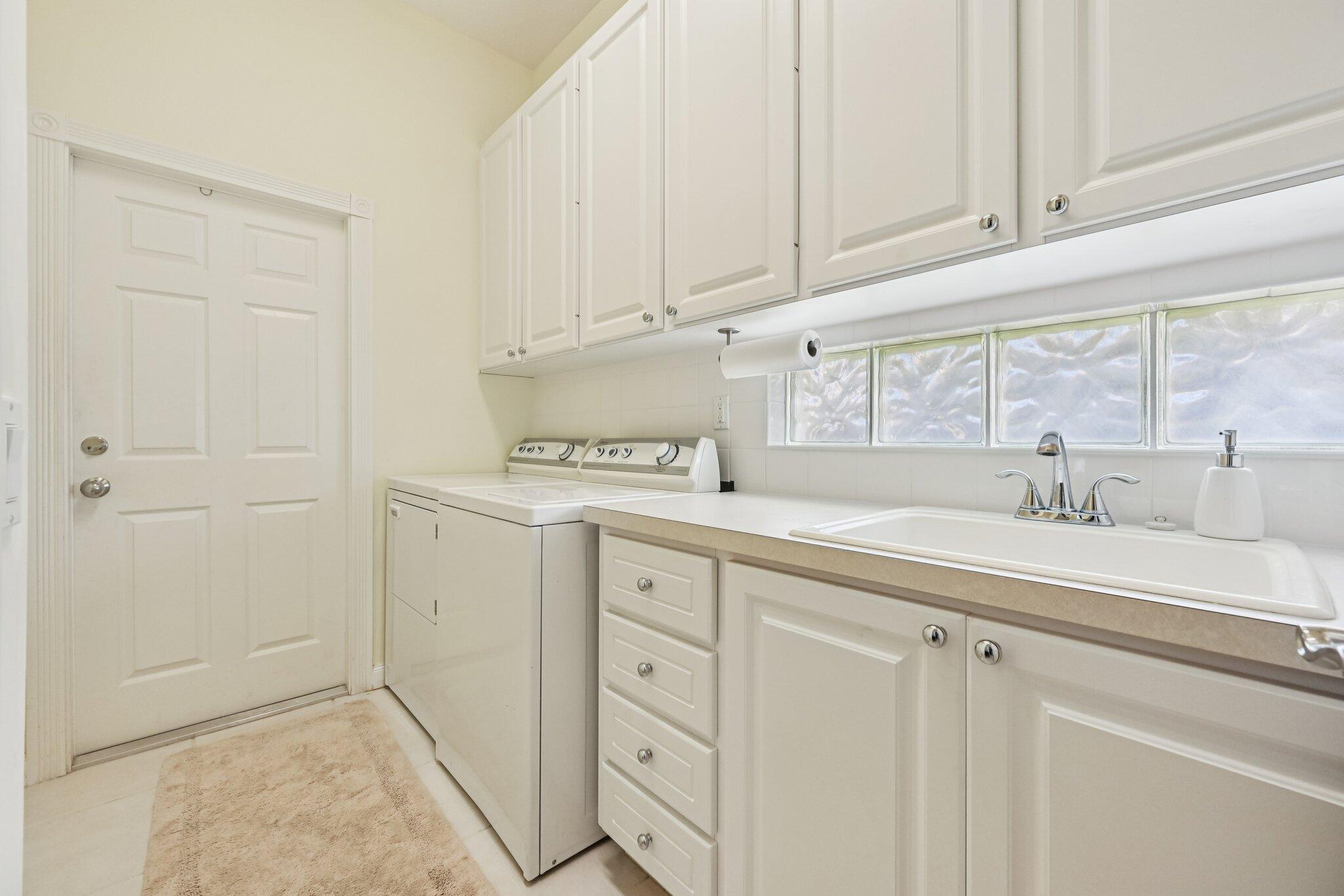 8693 SE Nicolete Lane