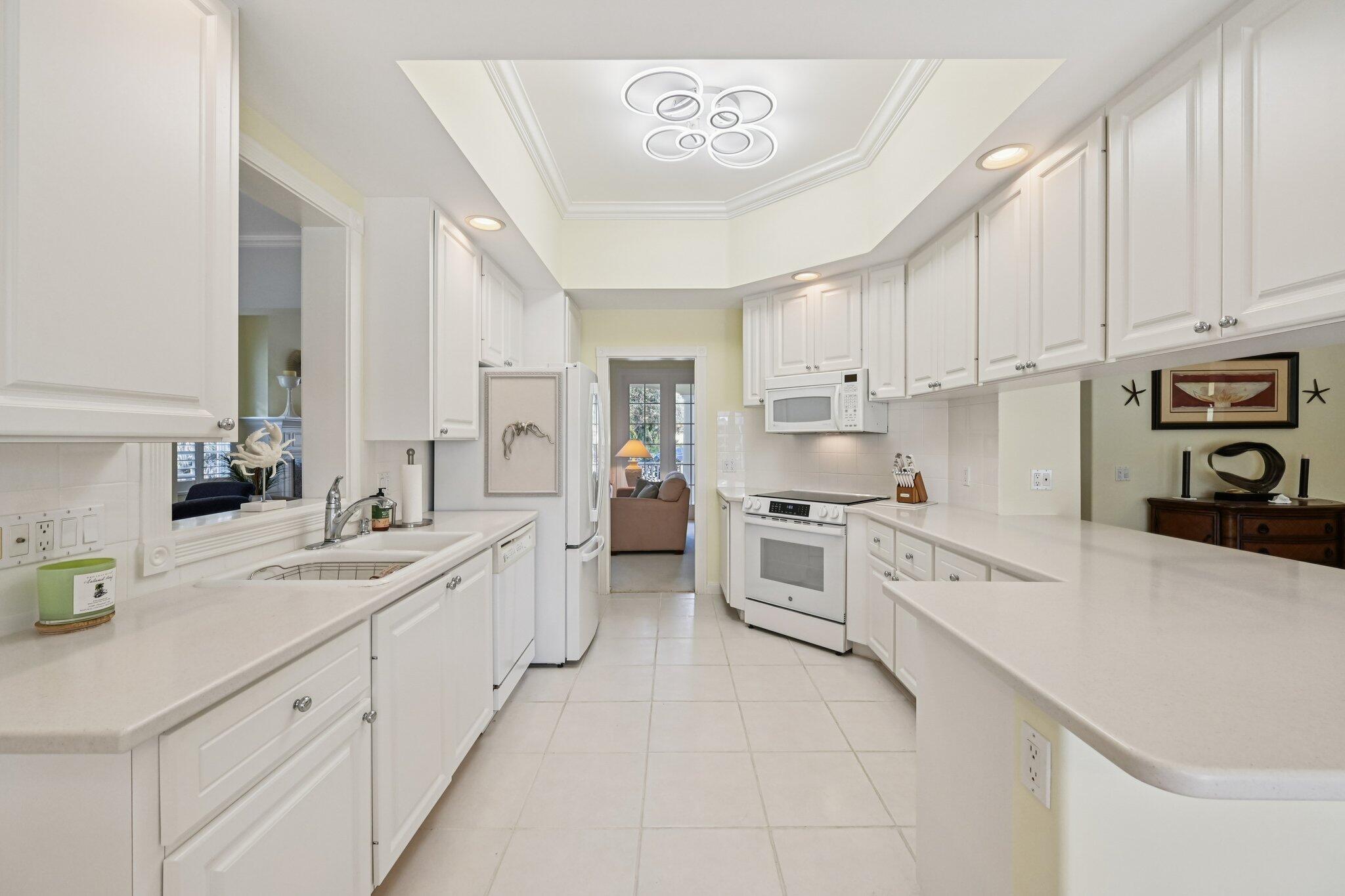 8693 SE Nicolete Lane