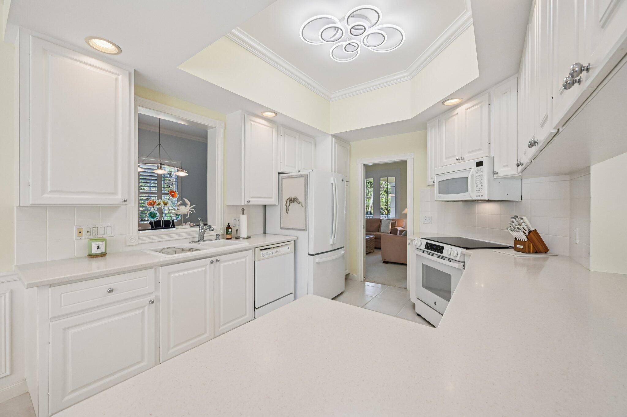 8693 SE Nicolete Lane