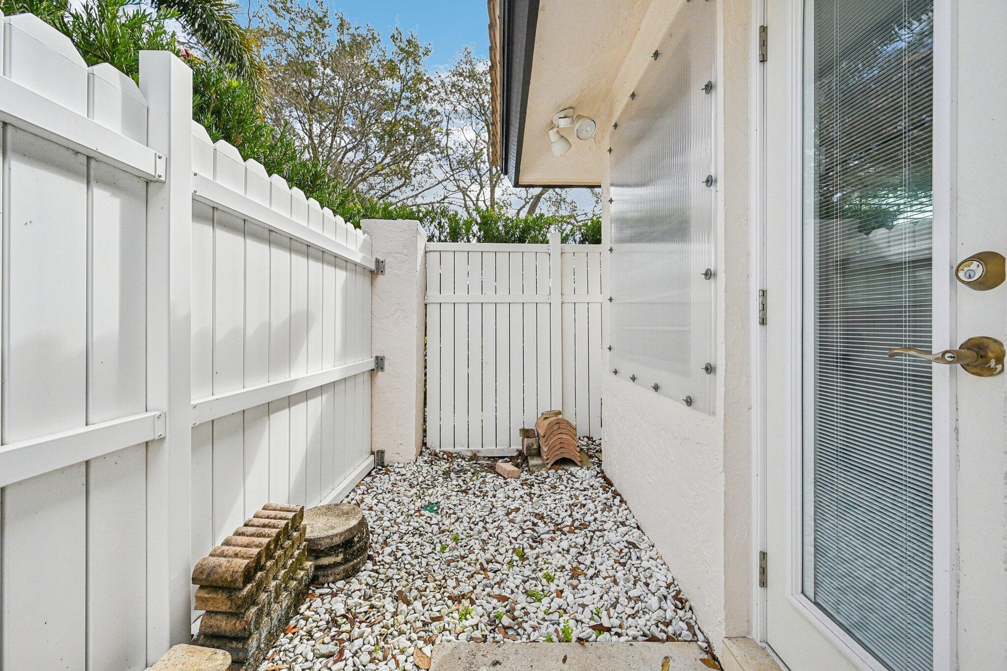 18295 Lake Bend Drive