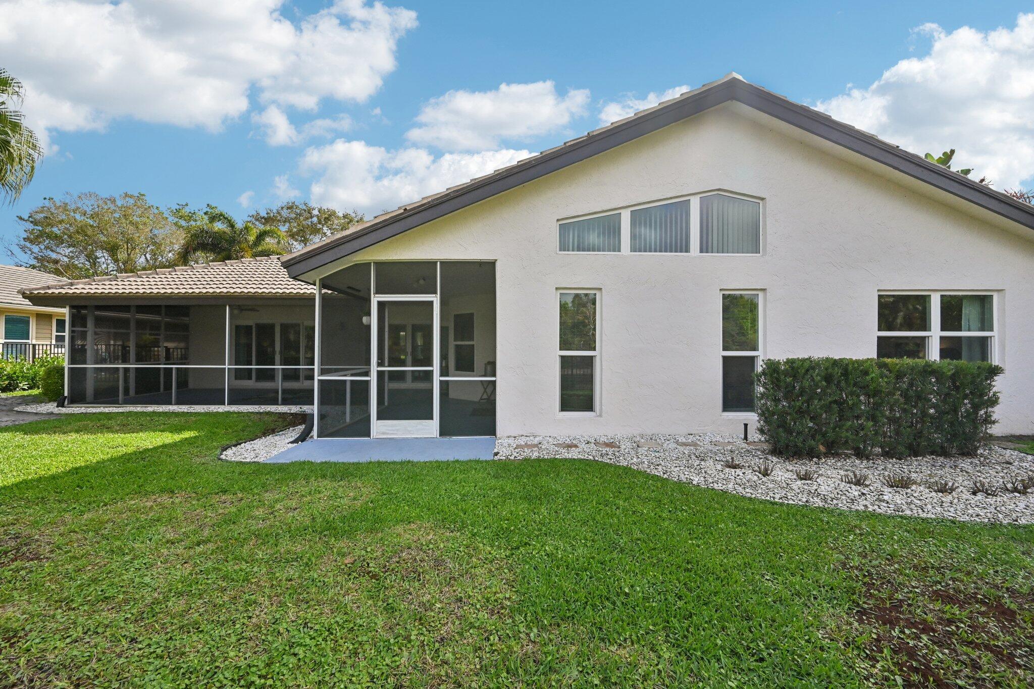 18295 Lake Bend Drive