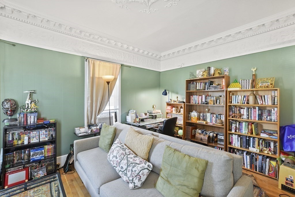 18 Grover St