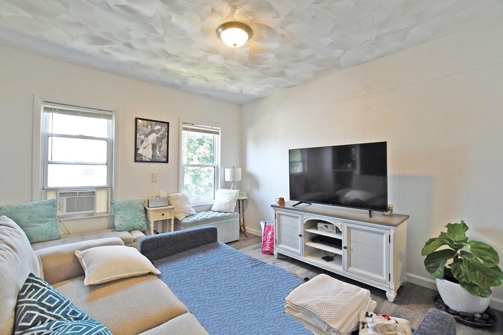 18 Grover St